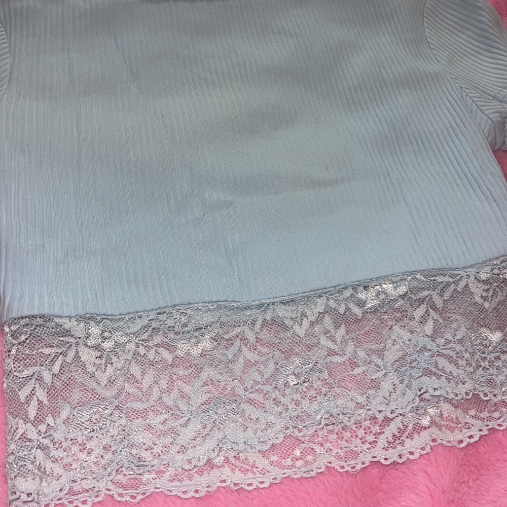 Tiger Mist Viola Top, Baby Blue (XS) & White (S) Lace Crop - Picture 7 of 8